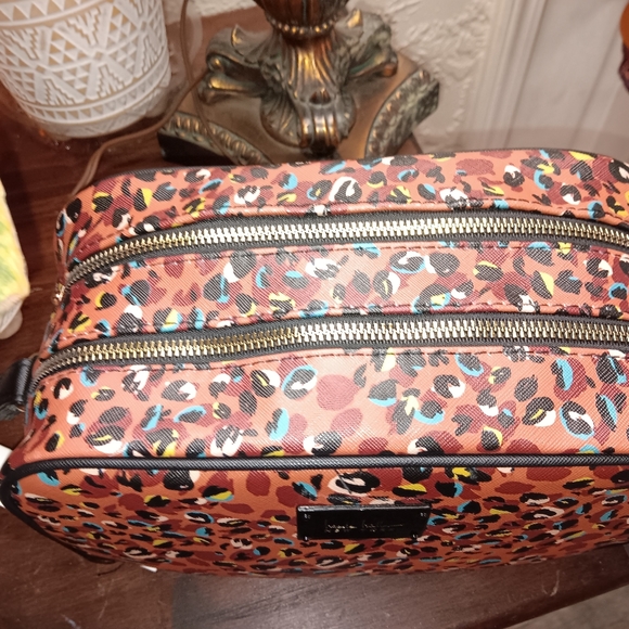 NICOLE MILLER funky fun colors leopard print 2 zipper cosmetic bag. Large - Picture 3 of 4